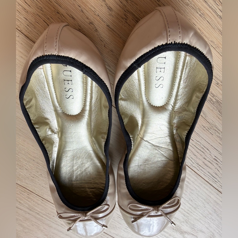 BNWOT GUESS Nude Ballet Flats | Patent Cap Toe Bow | Size 9.5| Parisian Chic - Picture 2 of 4